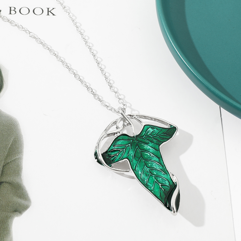 Vintage Green Leaf Pendant Nec - Vintage Fashion Outfit 评论和价格