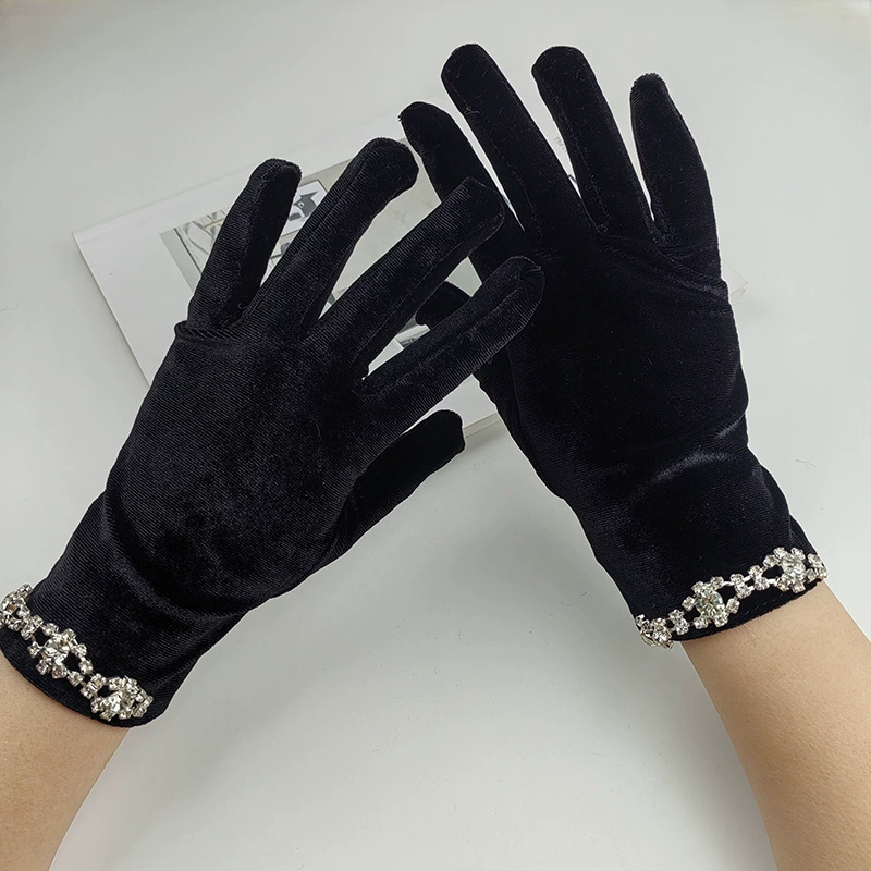 Women Elegant Diamonds Beaded  - Vintage Fashion Photographers 评论和价格